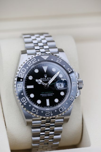 Rolex GMT Master II 126710 GRNR Image 2